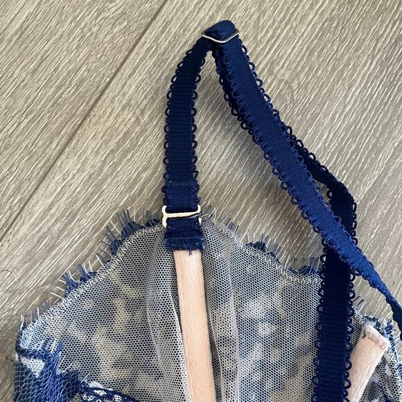 Victoria's Secret Lace Corset Bustier Top NWOT - Picture 5 of 6